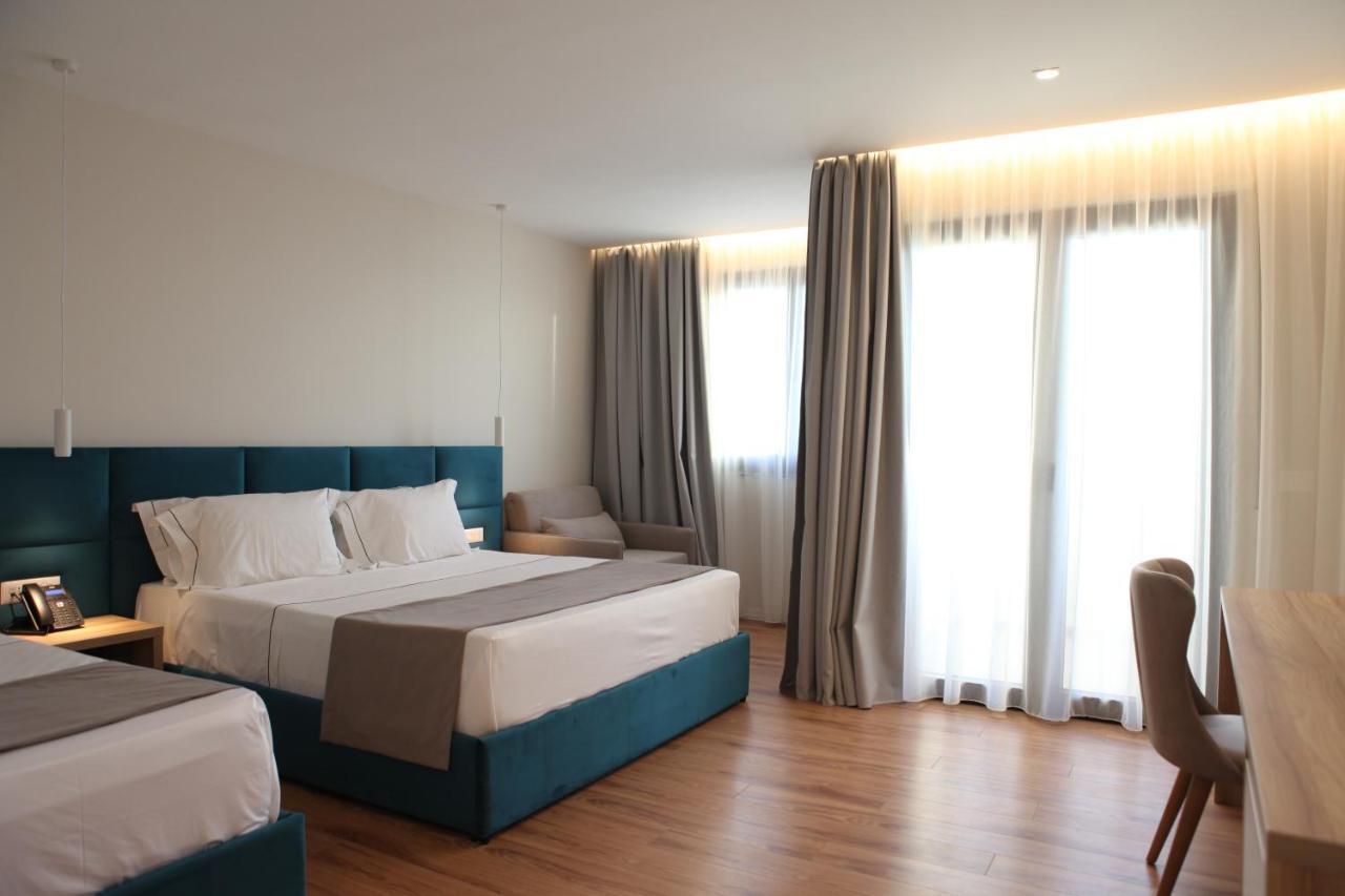 Volmar Hotel Durrës Eksteriør billede